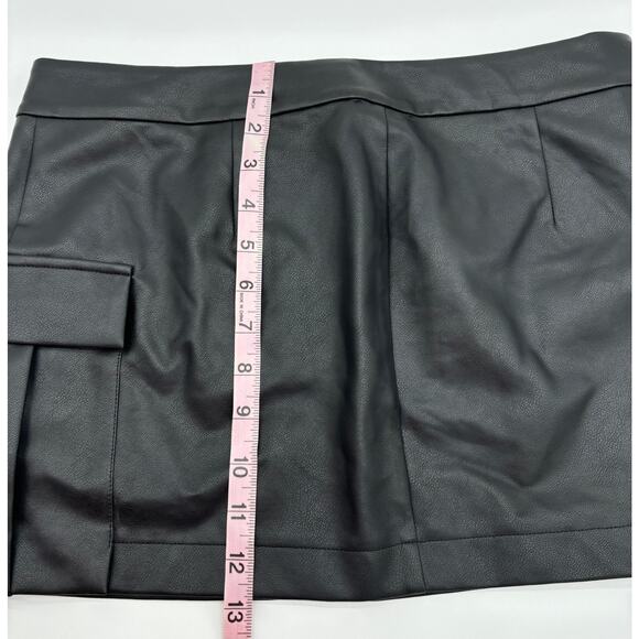 Revolve Super down Faux Leather Mini Skirt Size Small - Picture 7 of 9